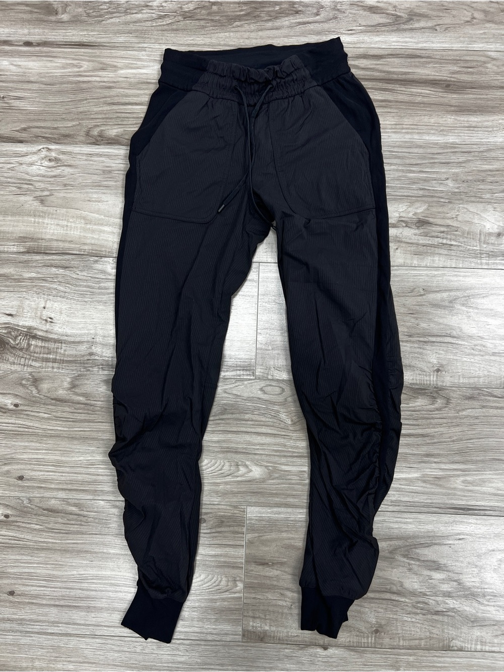 Lululemon Beyond the Studio Jogger in Black Size 4